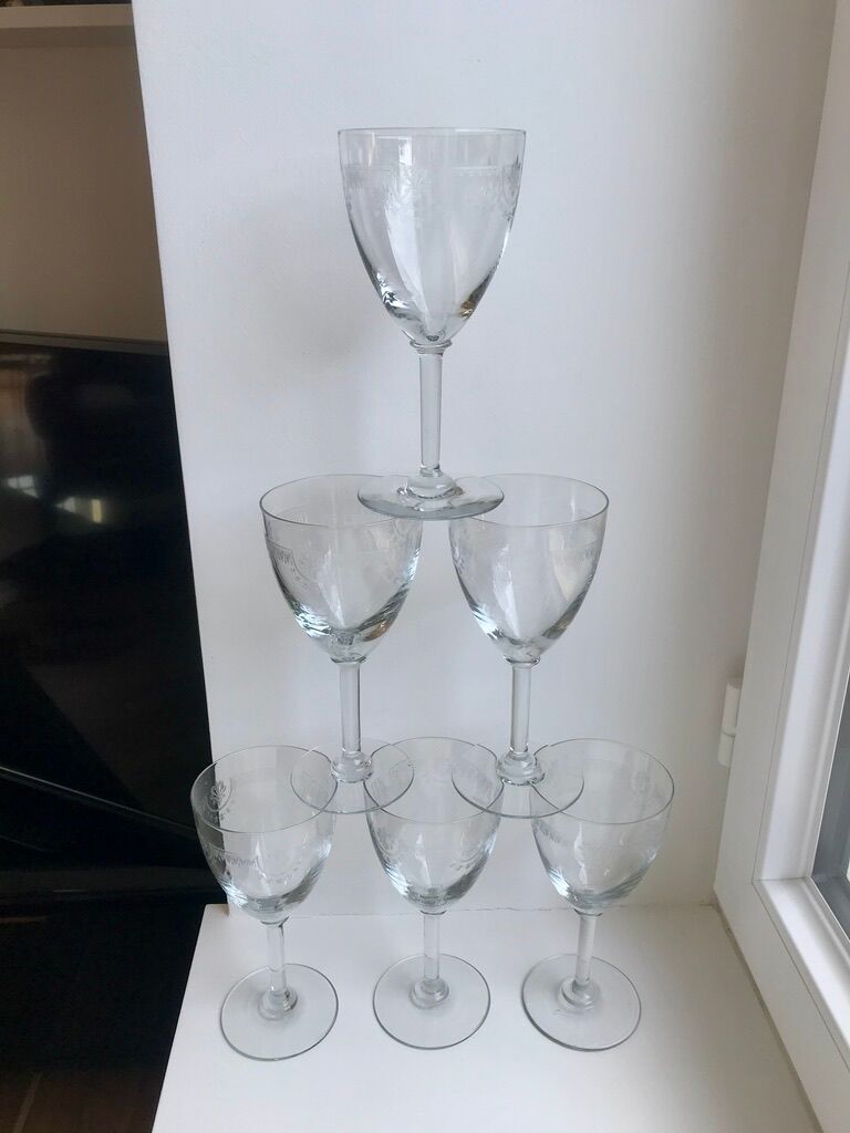 Set of 6 crystal wine glasses engraved 30s