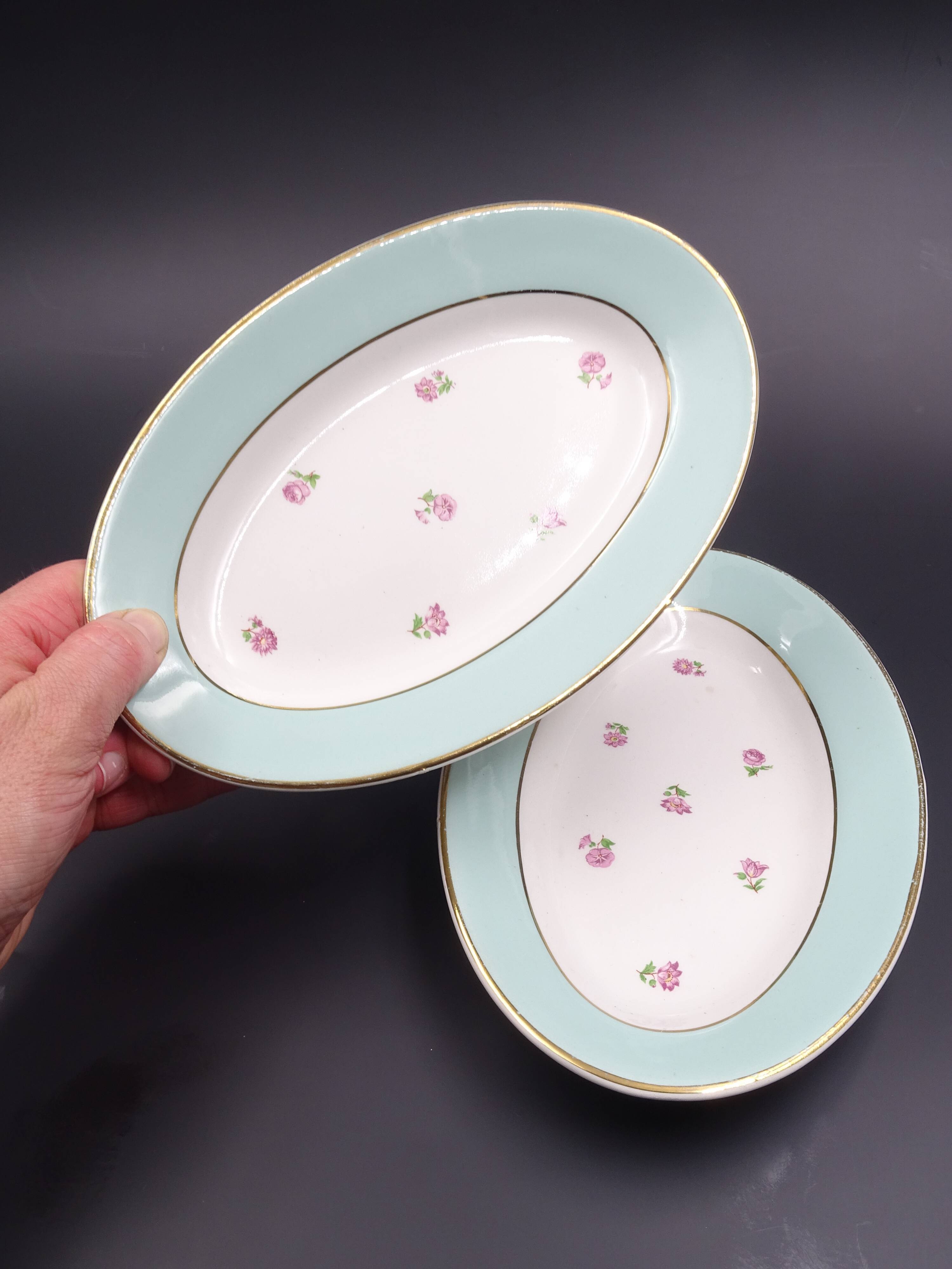 Pair of small cups or opaque porcelain ravines Model Duchess, St Amand Hamage