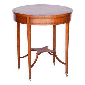 Biedermeier Round Table in Cherrywood with Detailed Marquetry, France, 1850s