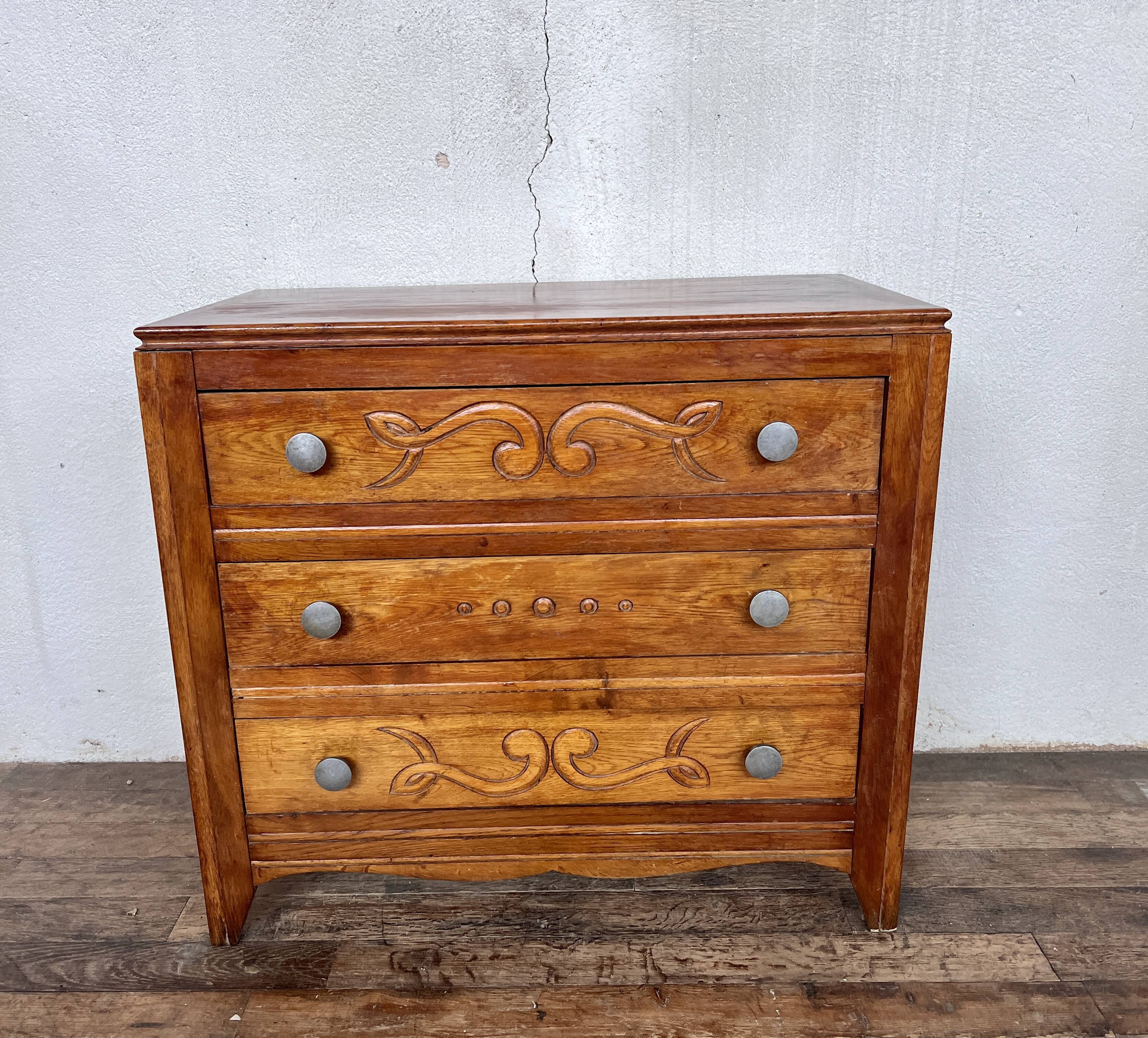 Dresser style art deco 1950 1960 silver handles