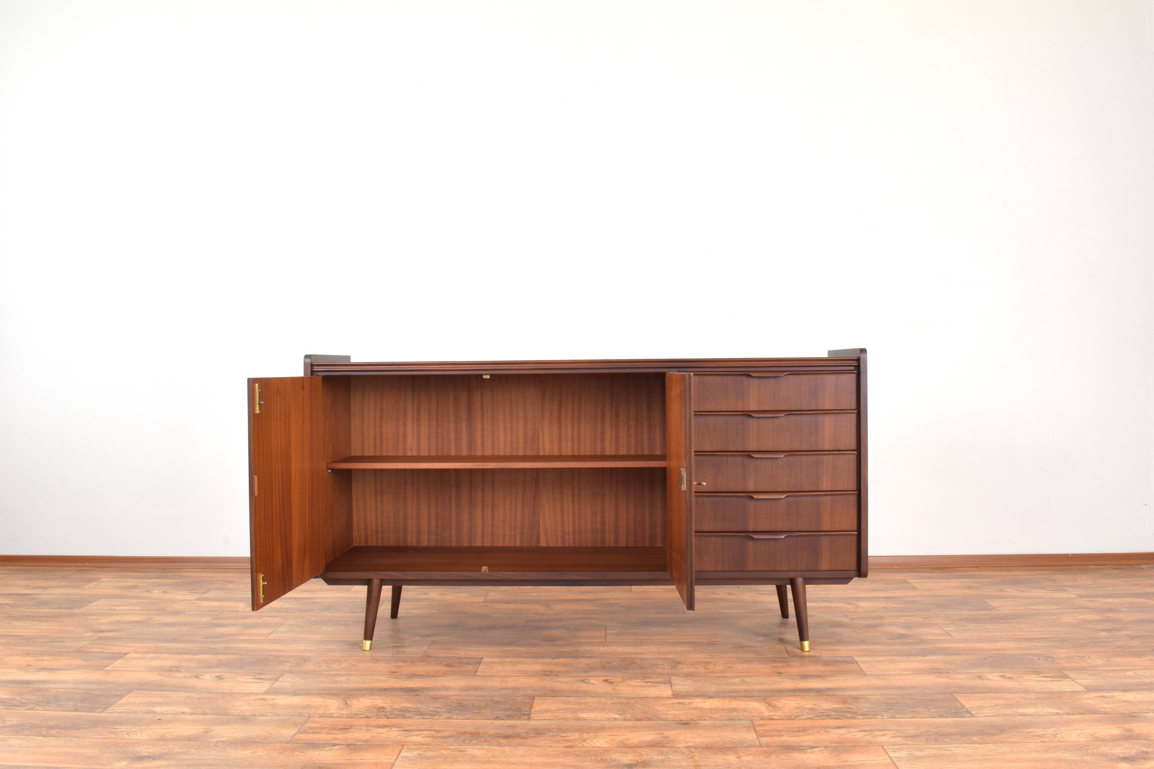 Enfilade vintage en noyer de Möbelhaus Alfred Hübner, Allemagne, années 1960.