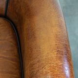 Correct and comfortable sheep leather armchair/armchair with a beautiful finish