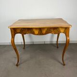 Table Louis XV noyer blond, début 19ème