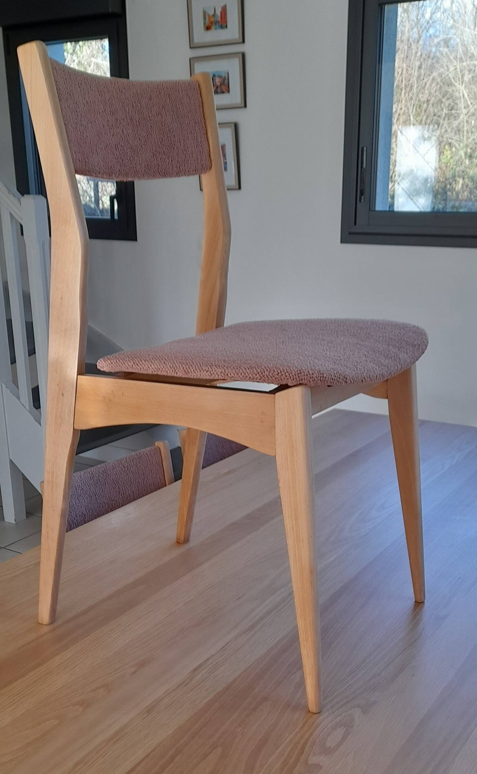 6 original Scandinavian chairs in light solid wood