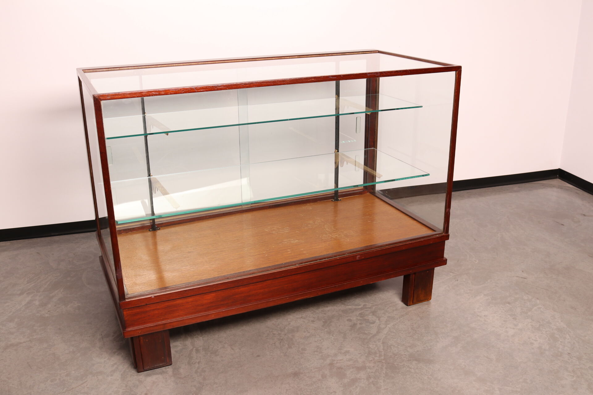 Antique display cabinet in wood & glass - England - 1930's