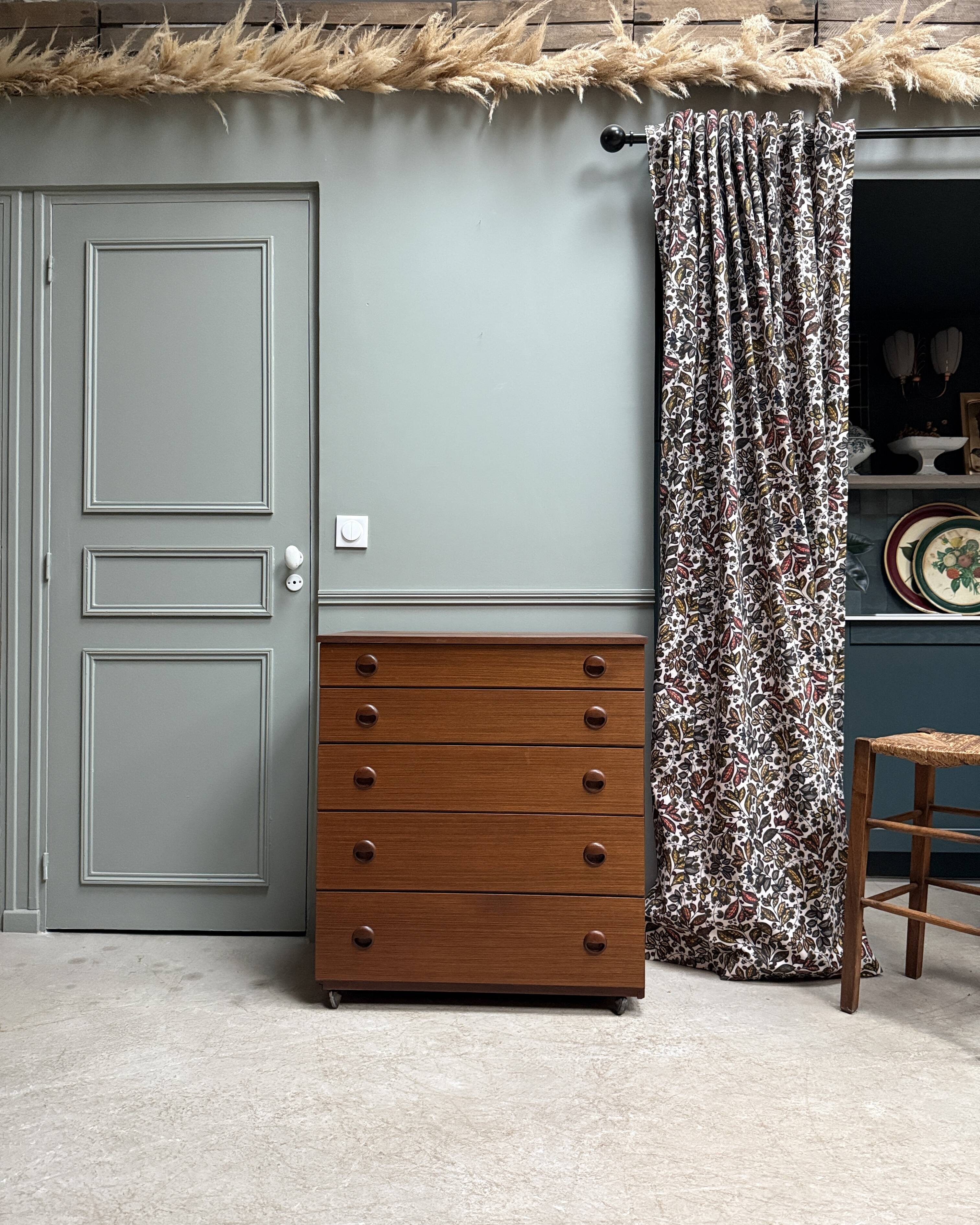 Scandinavian commode Schreiber