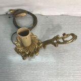Lampe de table dans le style d'un bougeoir ancien électrifié et en bronze doré
