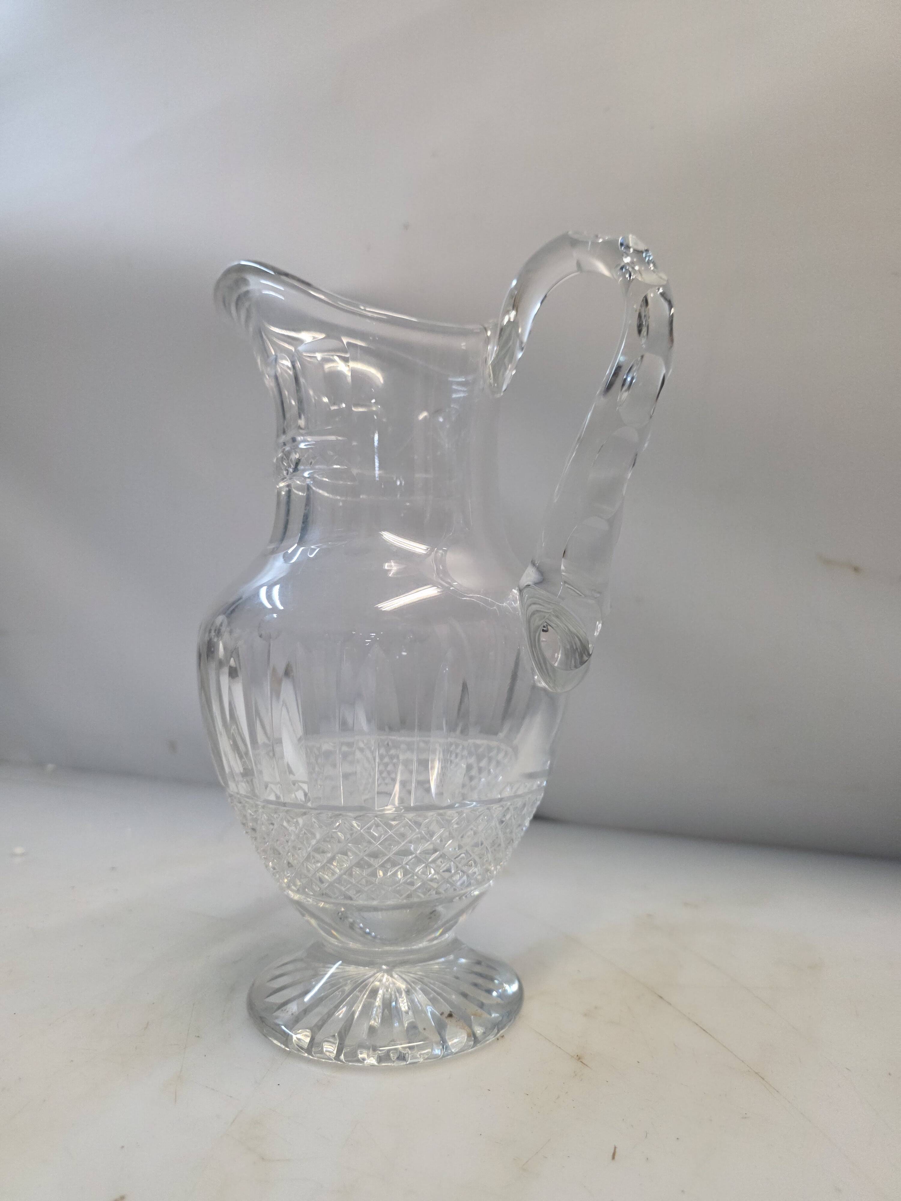Cut crystal water jug from Saint-Louis