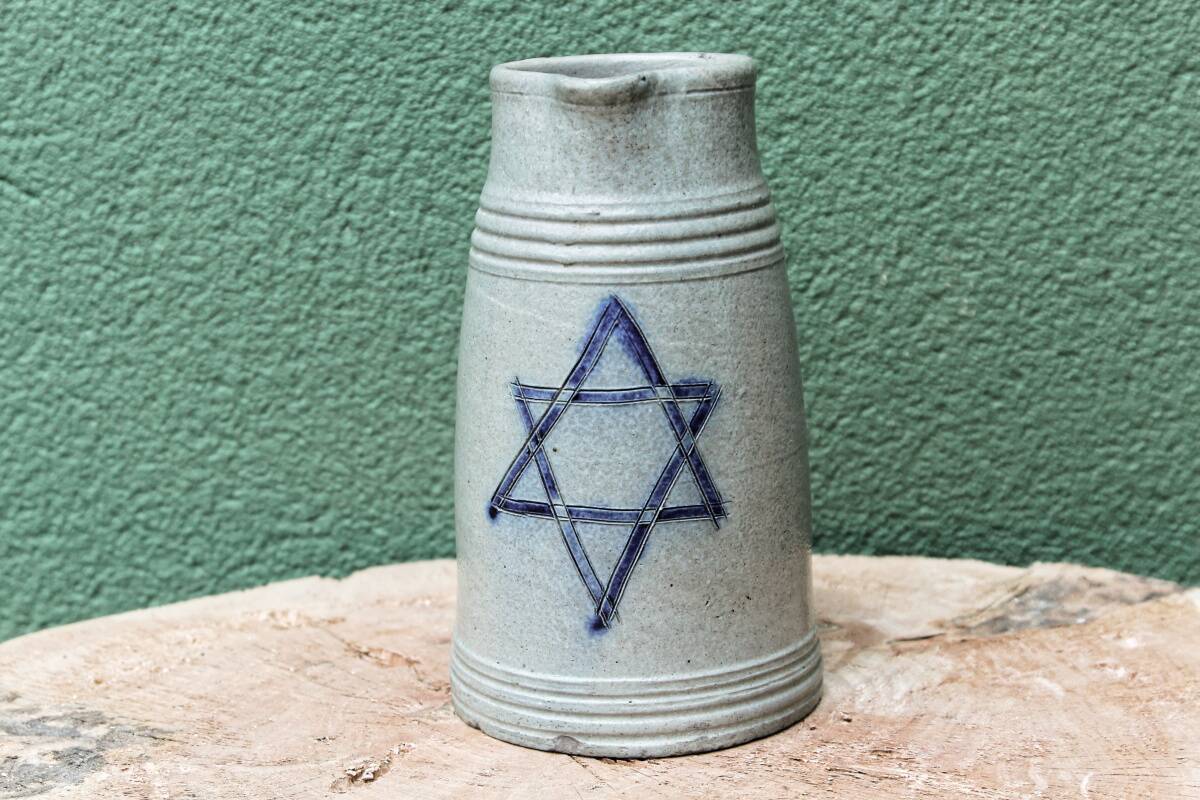 Betschdorf stoneware pitcher, star of brewers