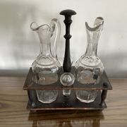 Servant oil and vinegar
