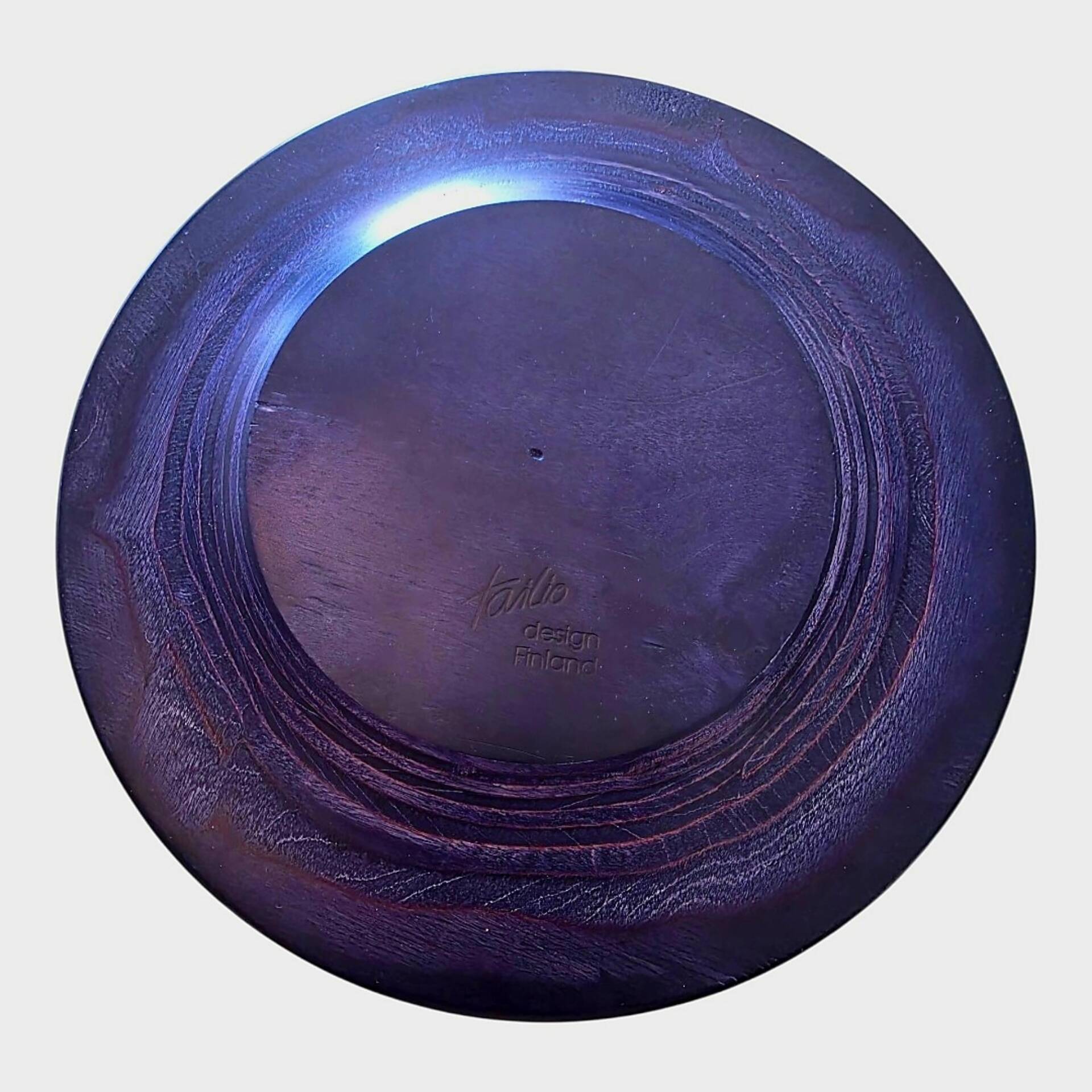 Decorative plate in stained red and purple wood – Tailio Design, Finland