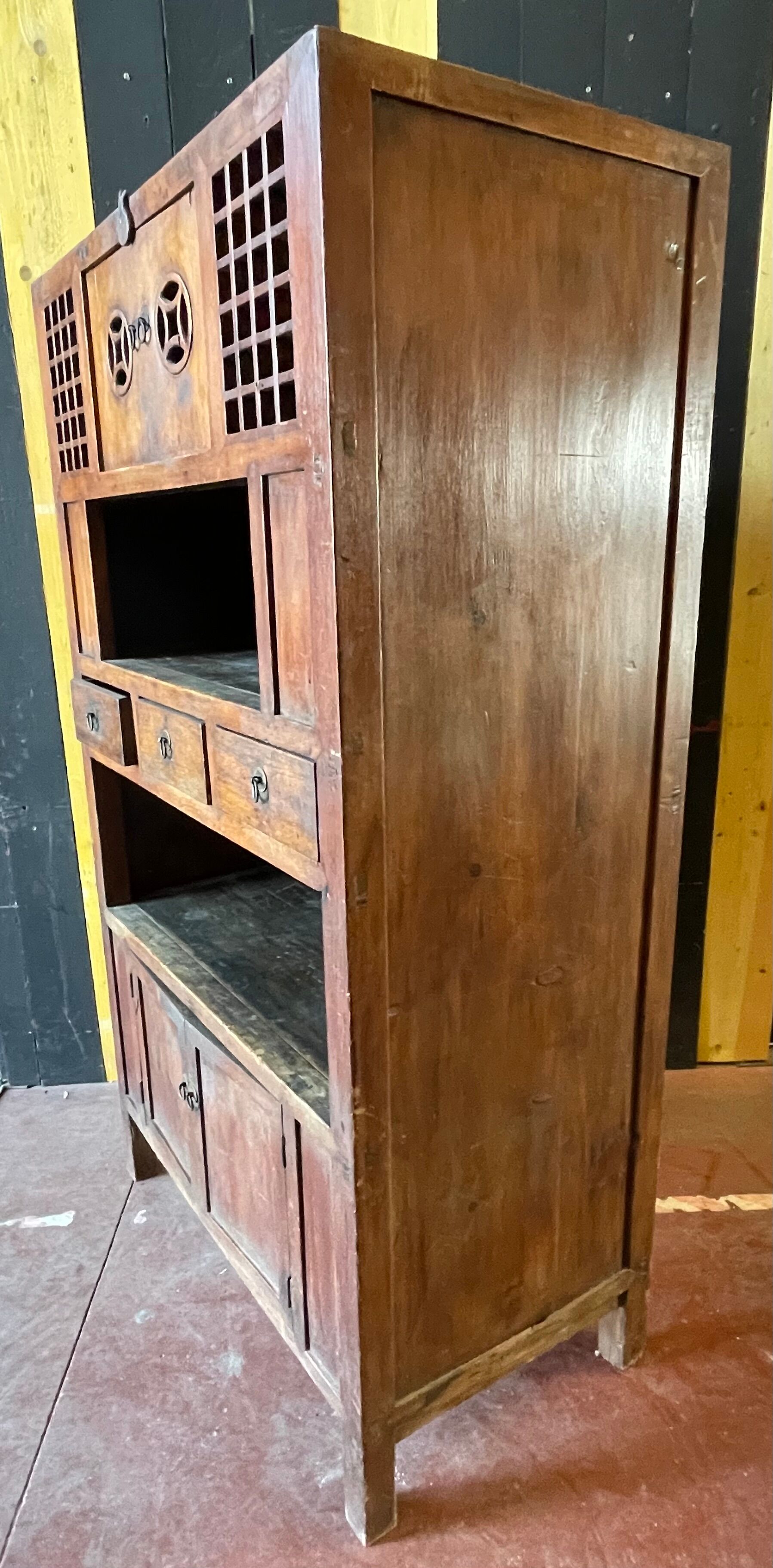 Chinese vessel cabinet 19th century in elm wood