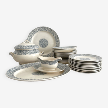 Service de vaisselle en terre de fer "Renaissance" Creil et Montereau - 30 pièces