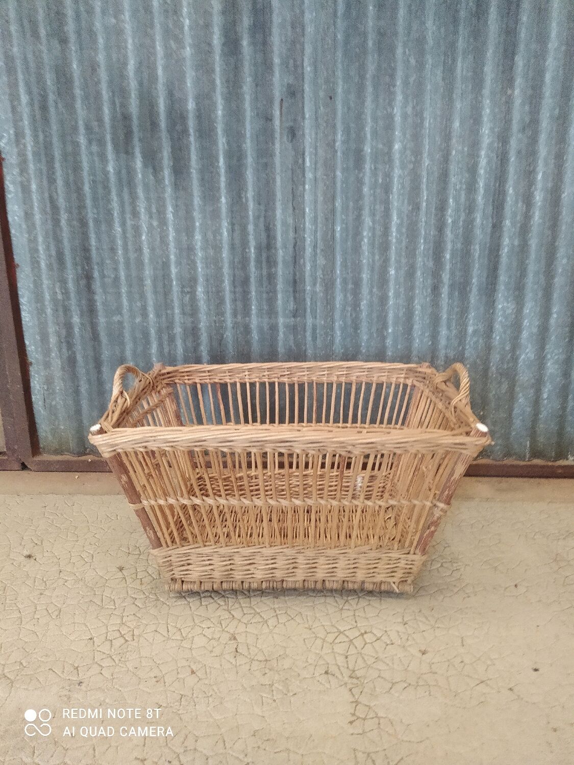 Wicker/rattan vintage laundry bin
