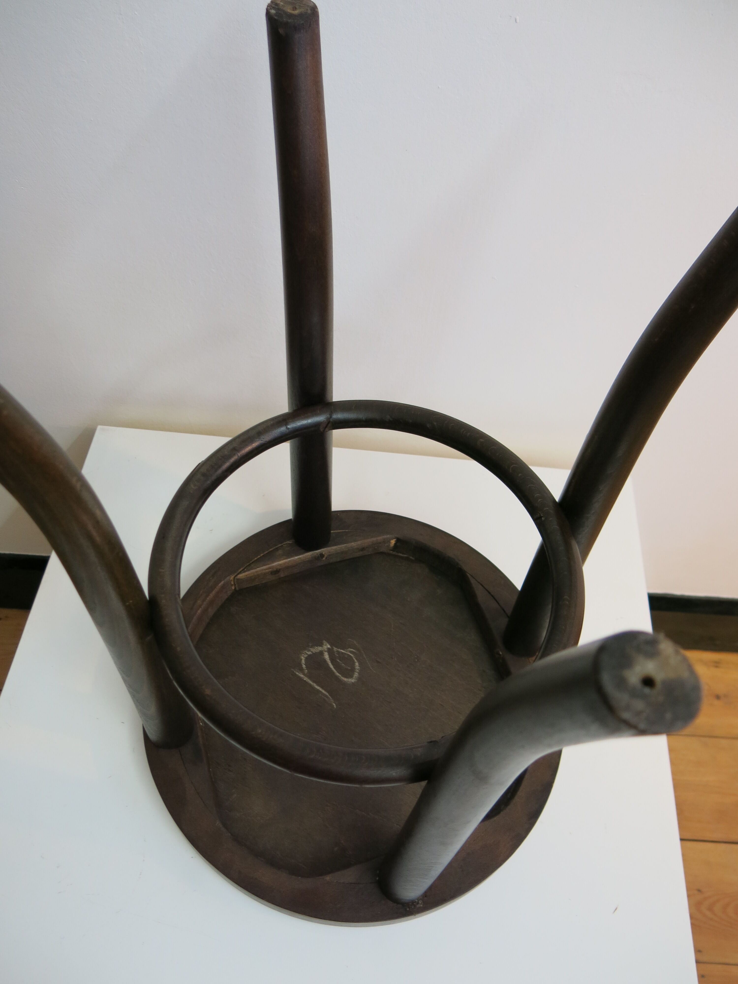 Tabouret bistrot en bois courbé