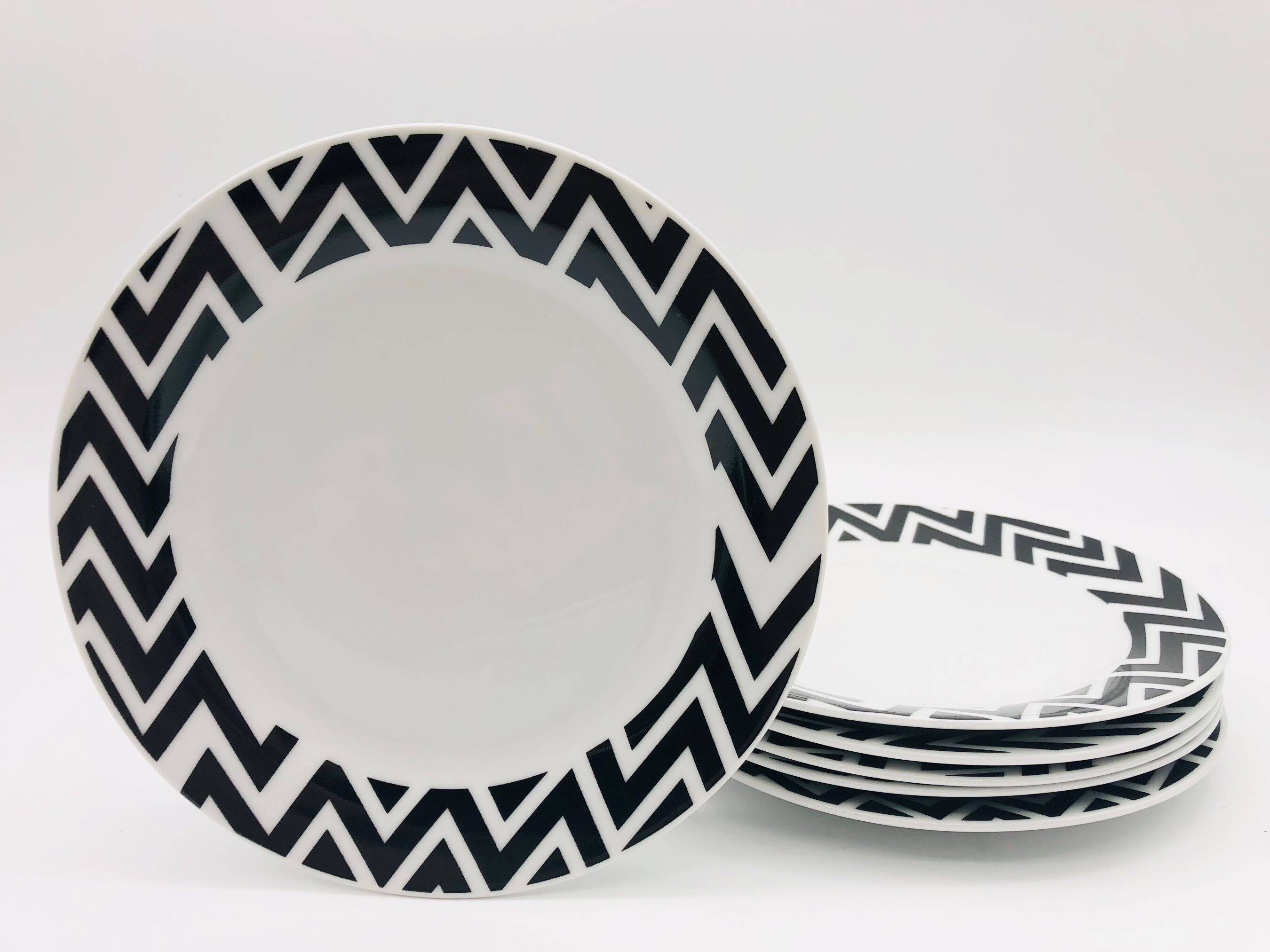 6 Porcelain dessert plates. Monochrome.