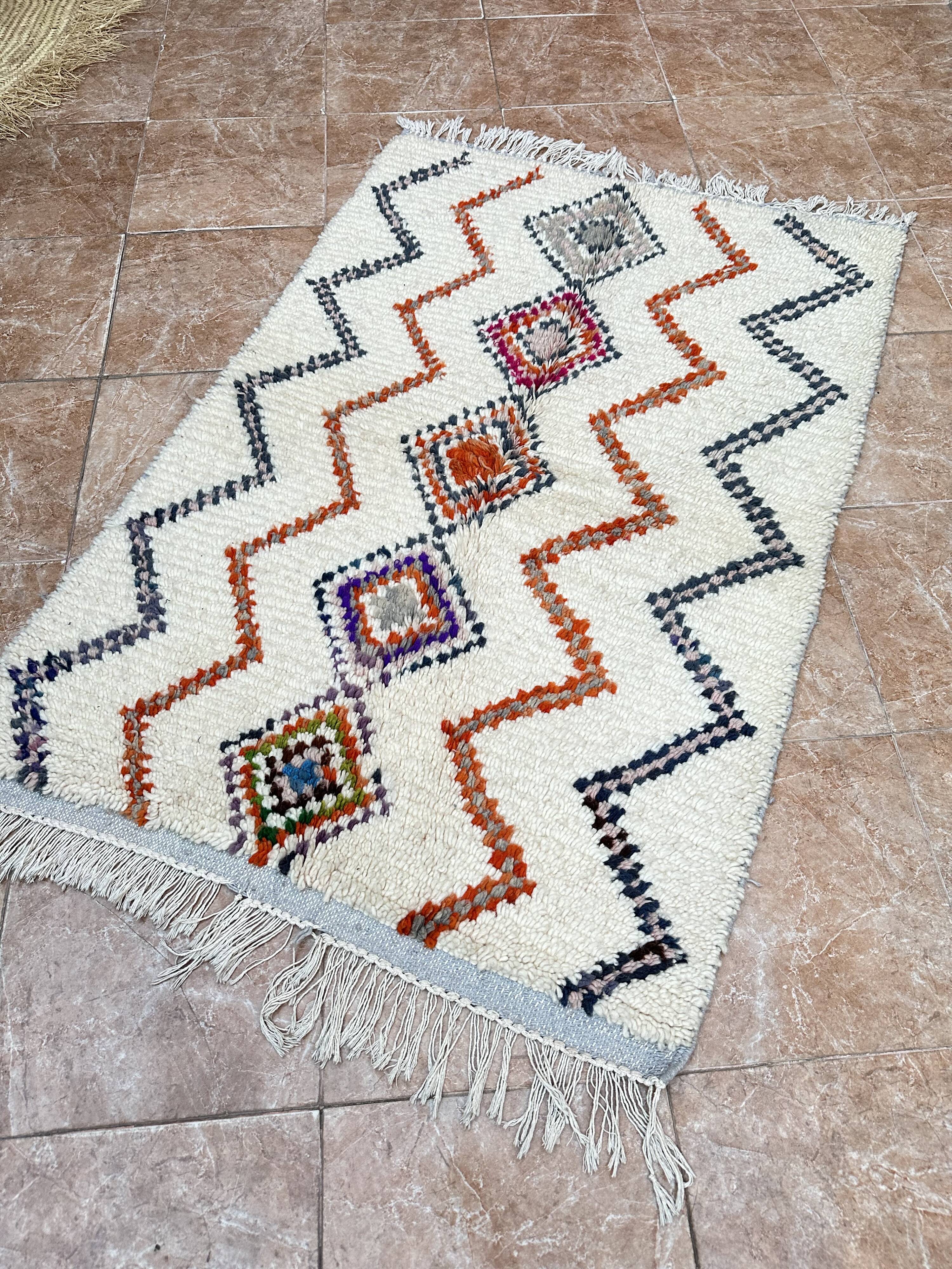 Azilal Moroccan wool rug, handmade: Berber pattern (150 x 96 cm)