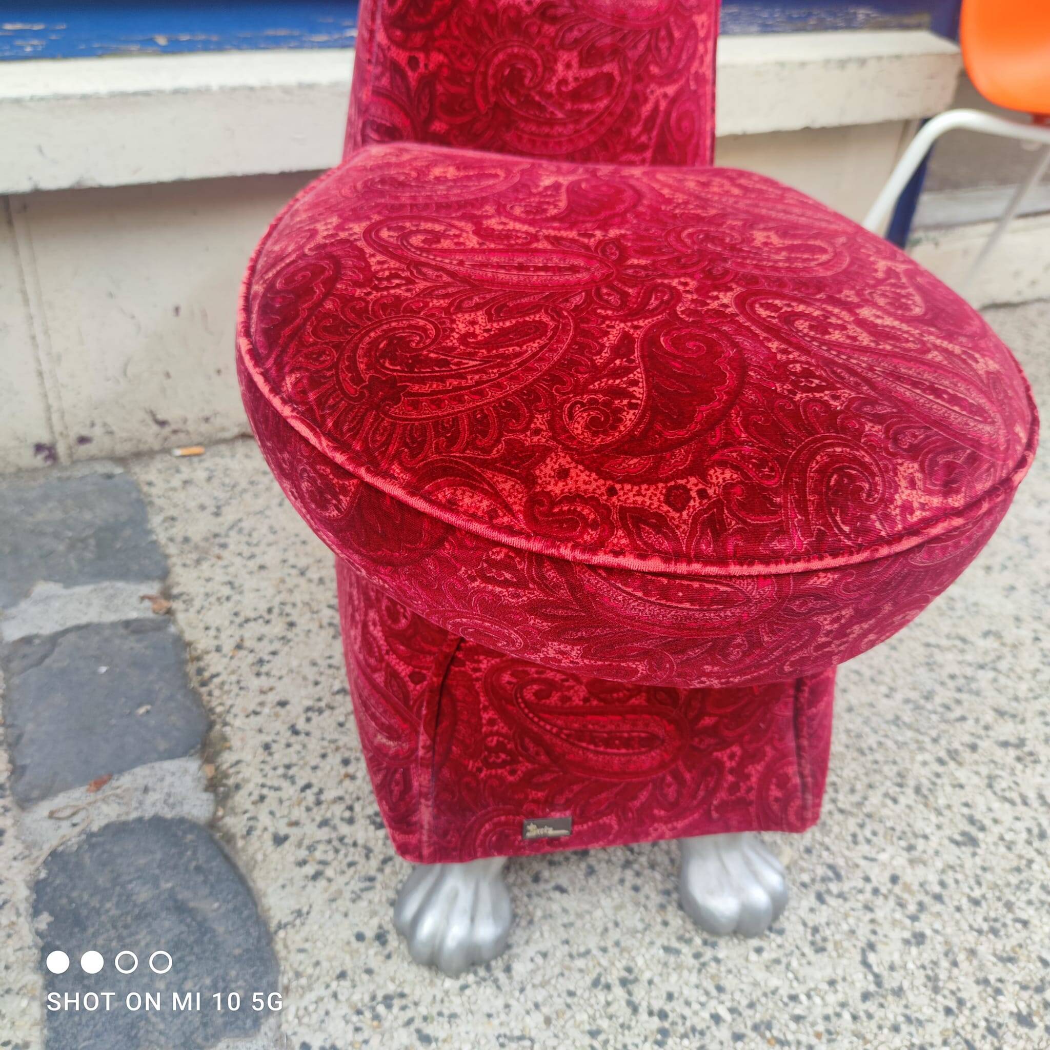 Pair of velvet lounge chairs with a Kashmir pattern from Bretz.