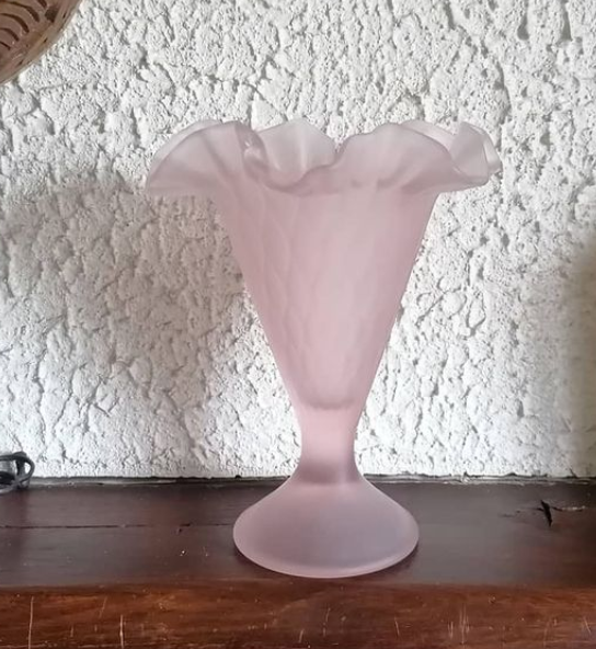 Glass vase