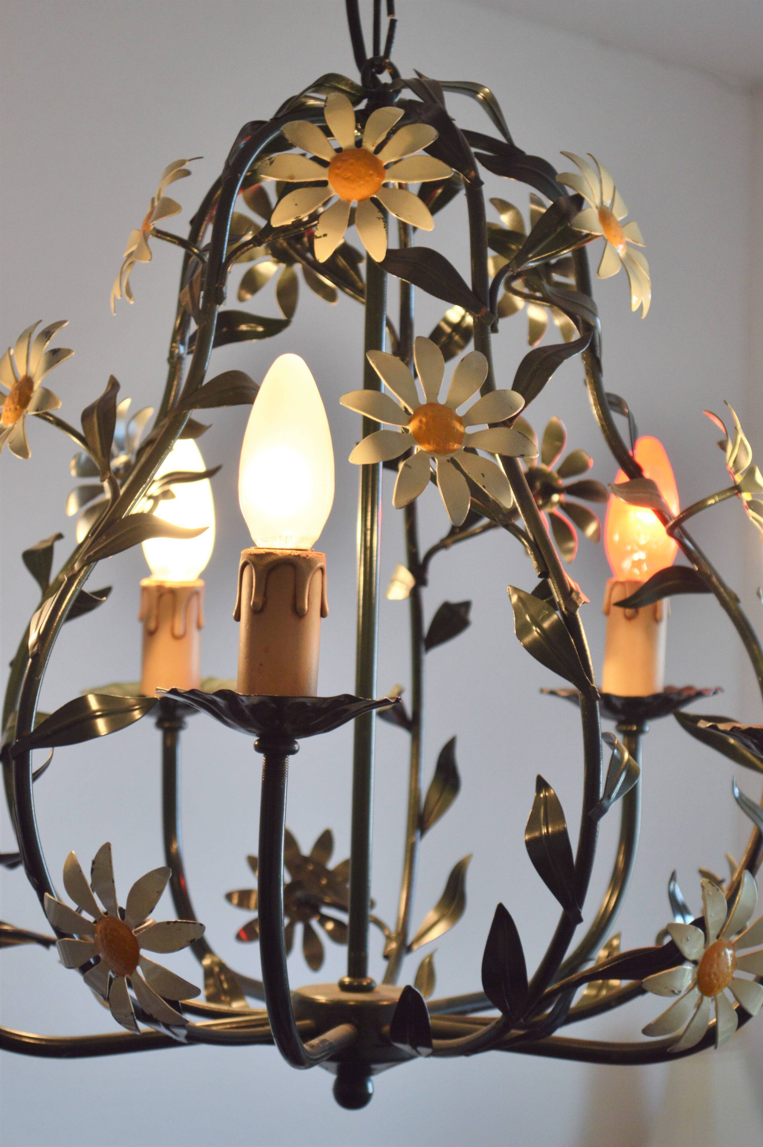 Lustre ceiling design flowers of the 60s art nouveau