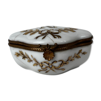 Boîte en porcelaine et métal doré avec le monogramme de Napoléon