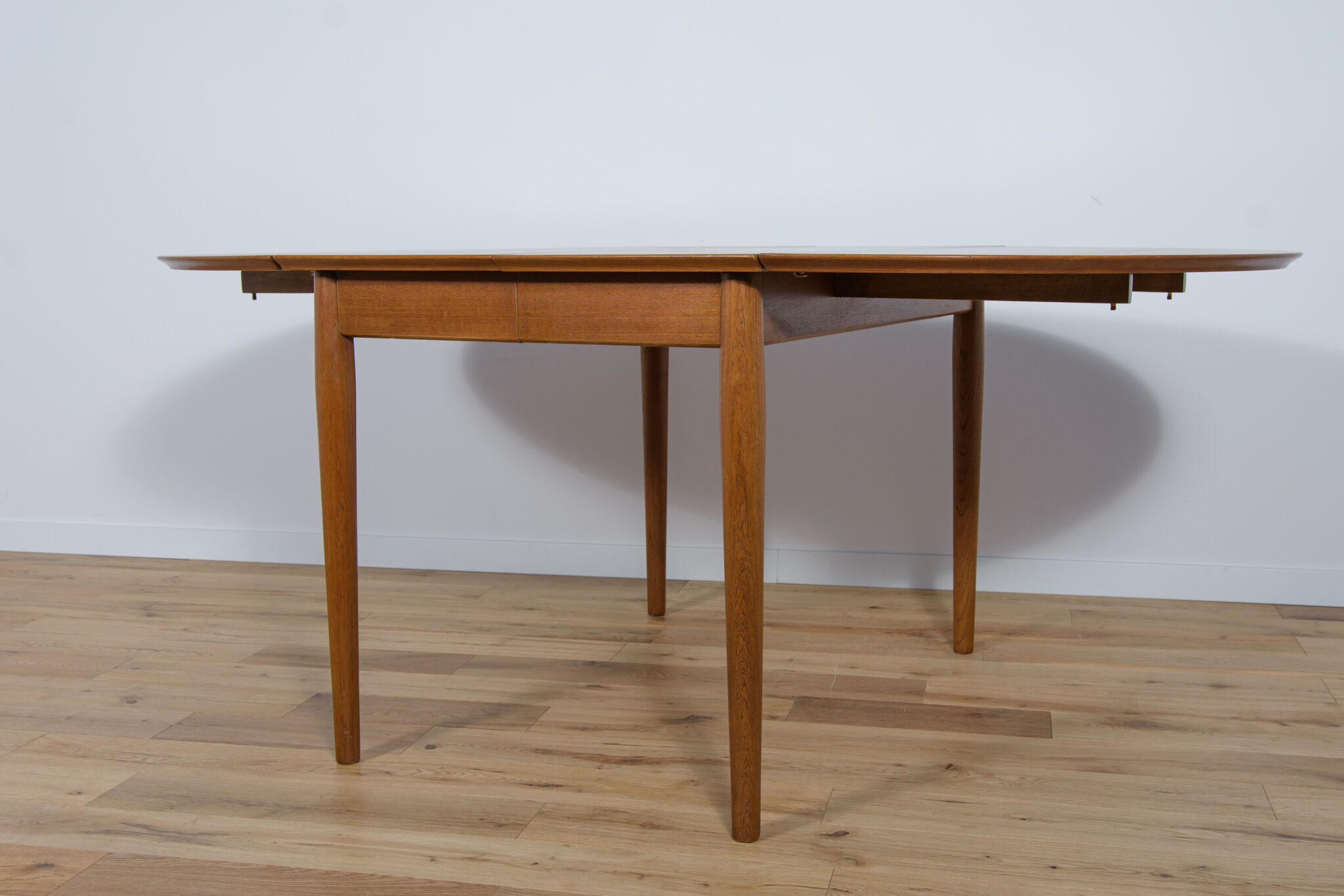 Table à manger extensible en teck, années 1960