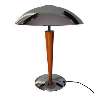 Mushroom table lamp known as "Paquebot" with chrome metal. F-Line