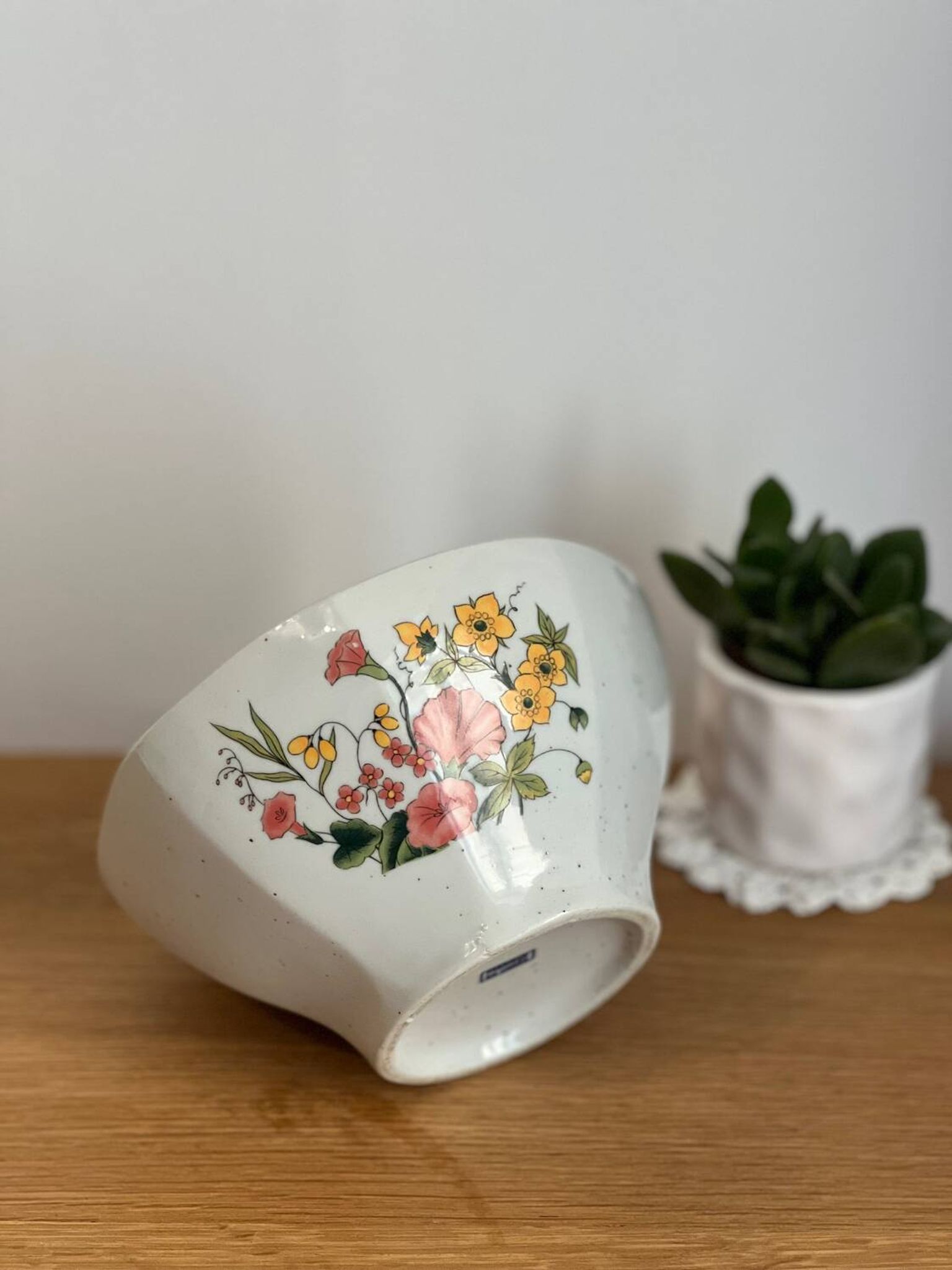 Vintage XXL bowl in speckled glazed stoneware 1980
