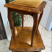 Guéridon ensemble gueridon et tabouret de style Louis XV en chêne massif
