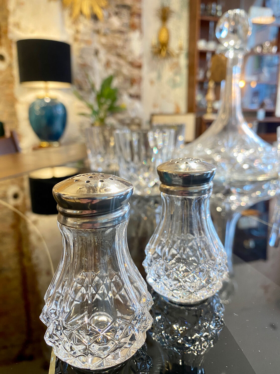 Salt and pepper crystal of Arques