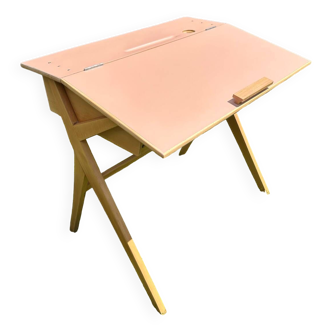 Children's desk with compass feet