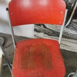 Set de 14 chaises vintages empilables