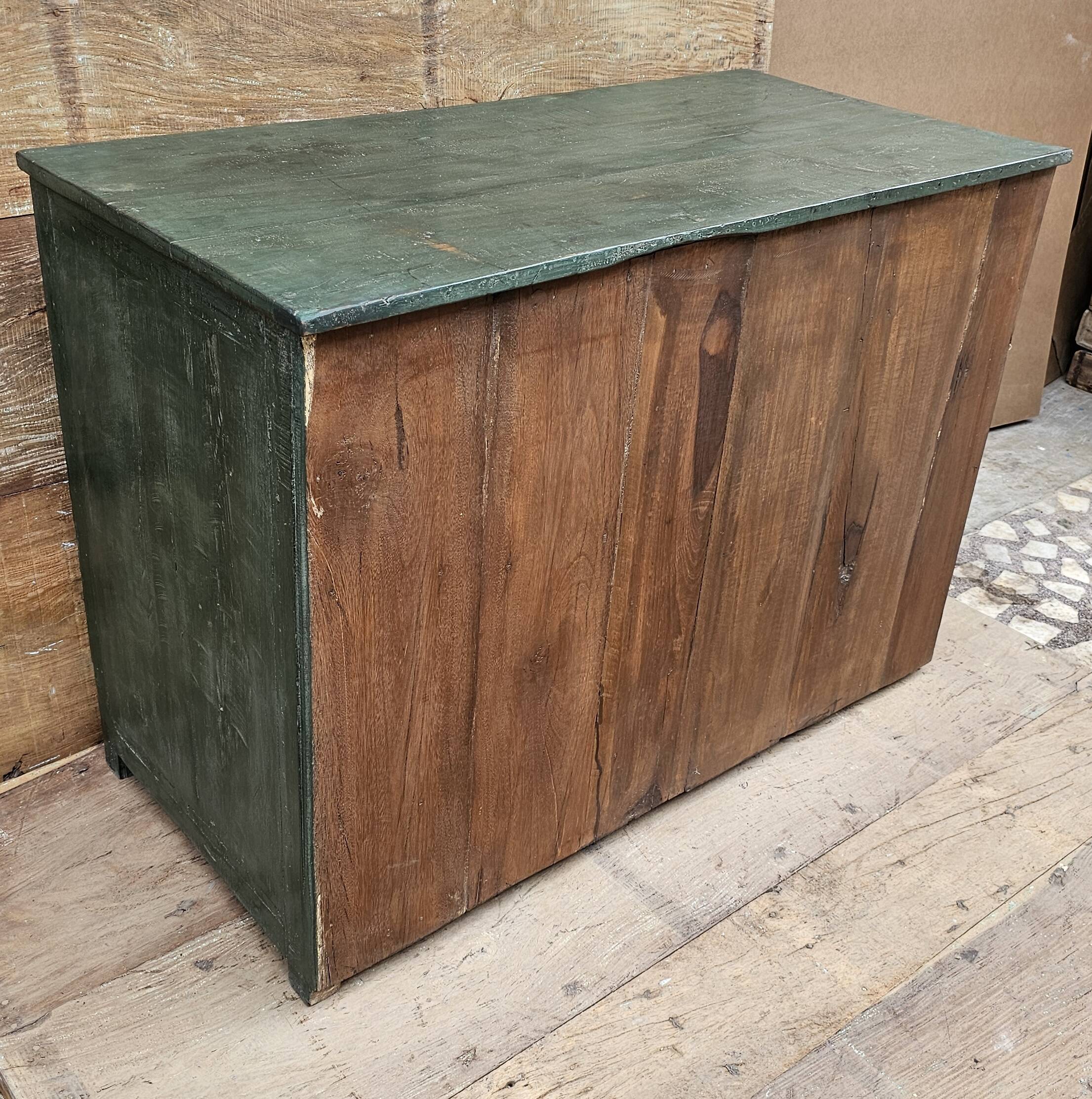 Ancien buffet vitré en teck birman