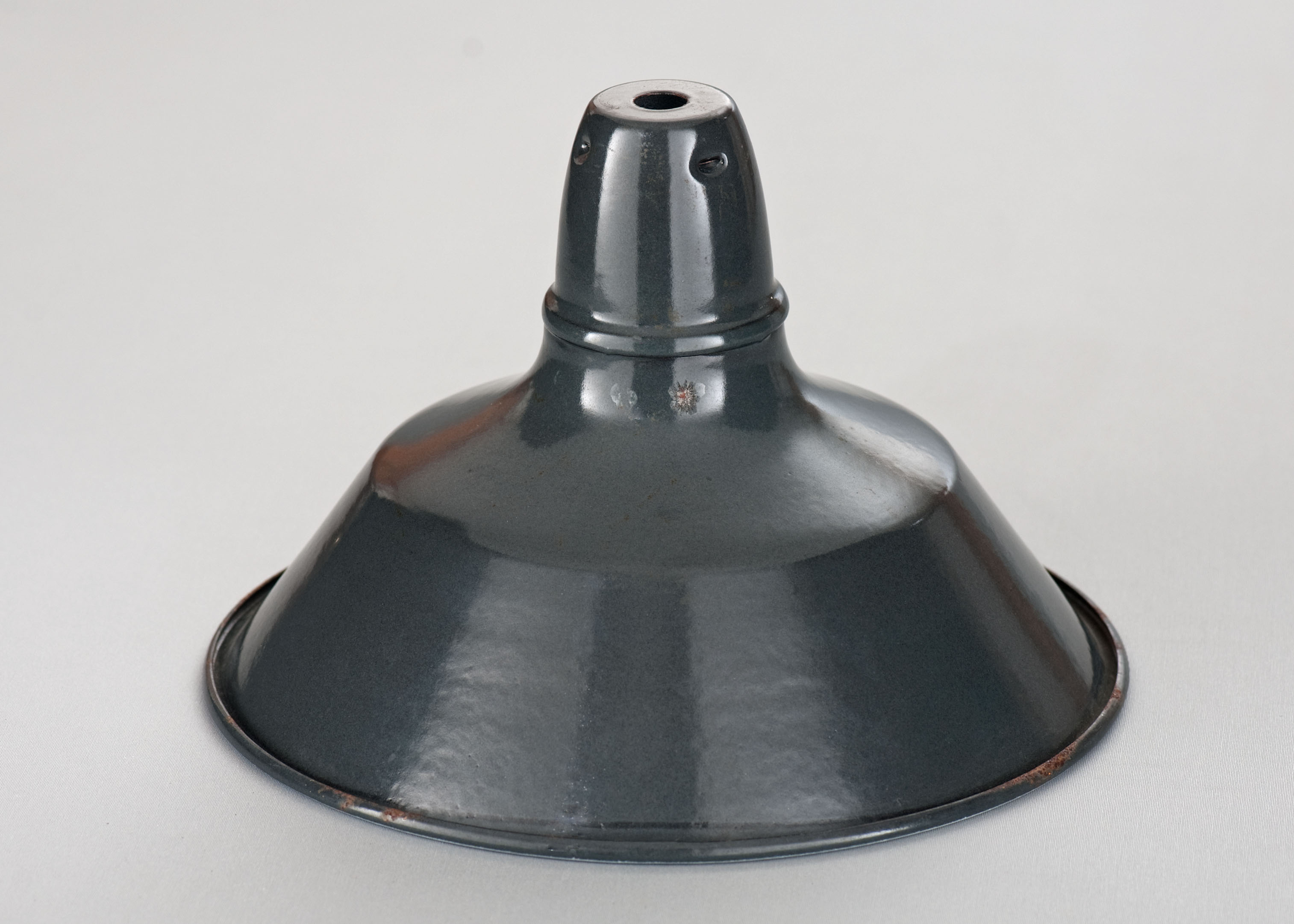 Industrial suspension n°1 in enamelled sheet anthracite gray 31cm Size S 1960
