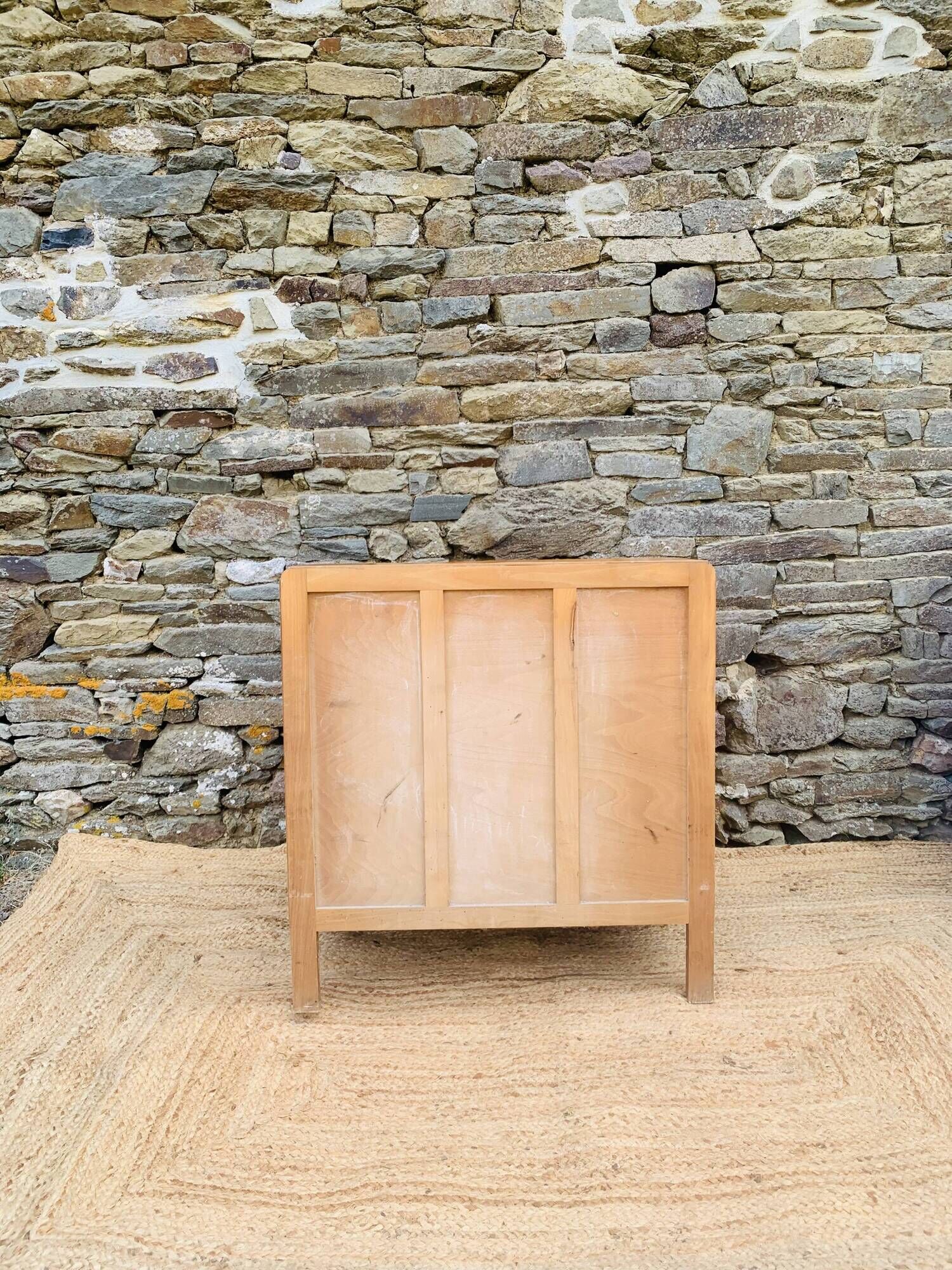 Vintage chest of drawers with 4 drawers from the 1960s.