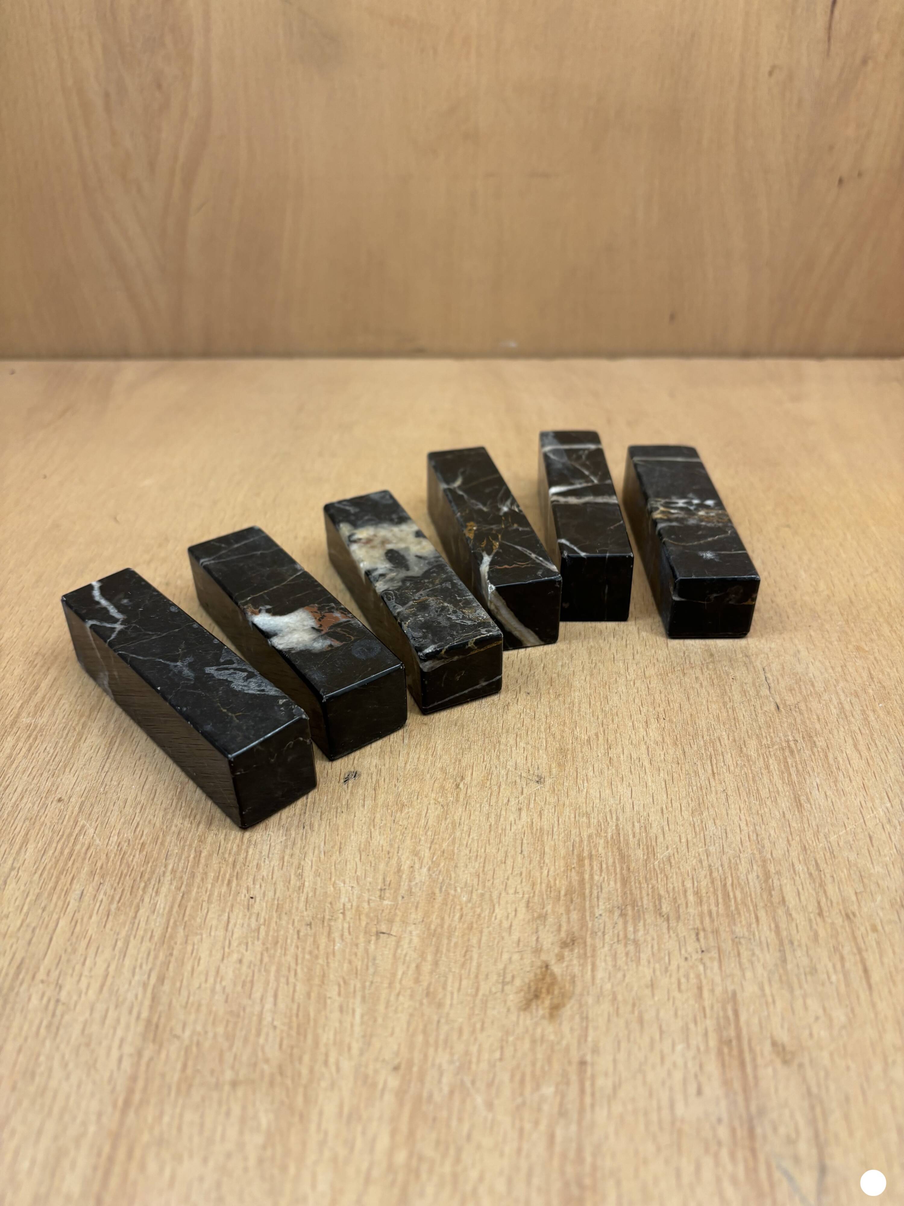 Marble knife rests