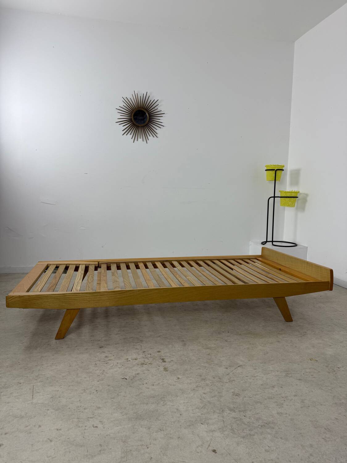 Ancienne banquette Daybed / lit réglable en bois design Holma vintage années 60
