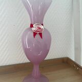 Vase en opaline mauve