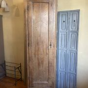 Armoire d'angle provinciale XIXe siècle noyer/chêne