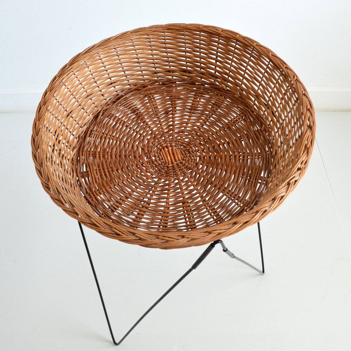 Basket on rattan legs 1950 vintage