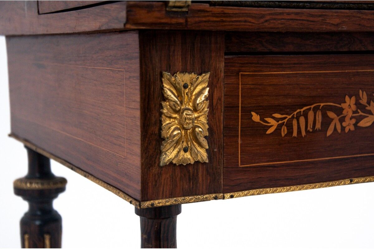 Inlayed desk, Napoleon III, France, circa 1870. Antique.
