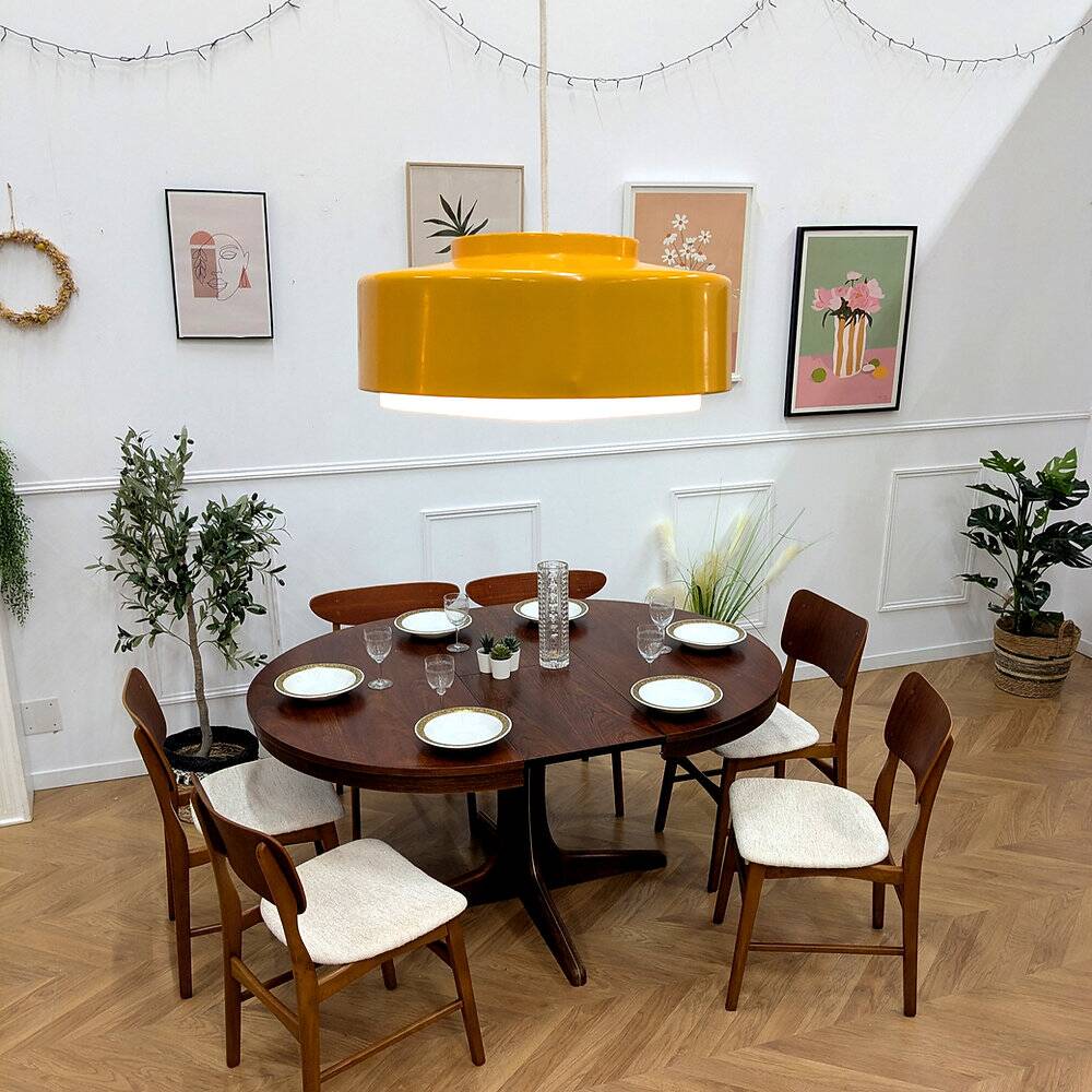 Vintage yellow suspension