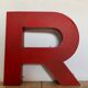 Lettre d’enseigne R