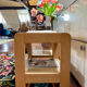 Paire de tables de chevet en orme