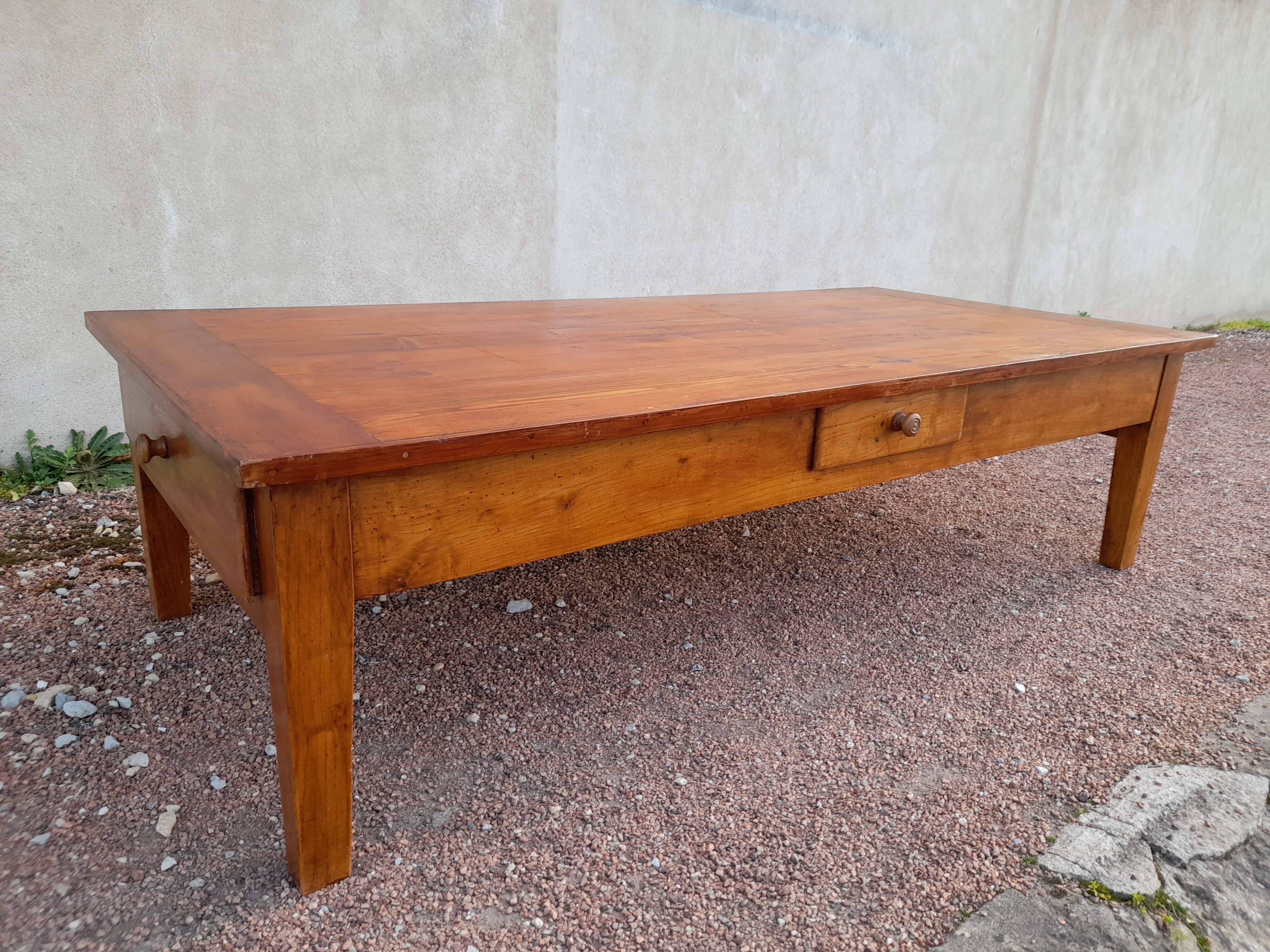 Rustic farm coffee table 3 drawers -1m72