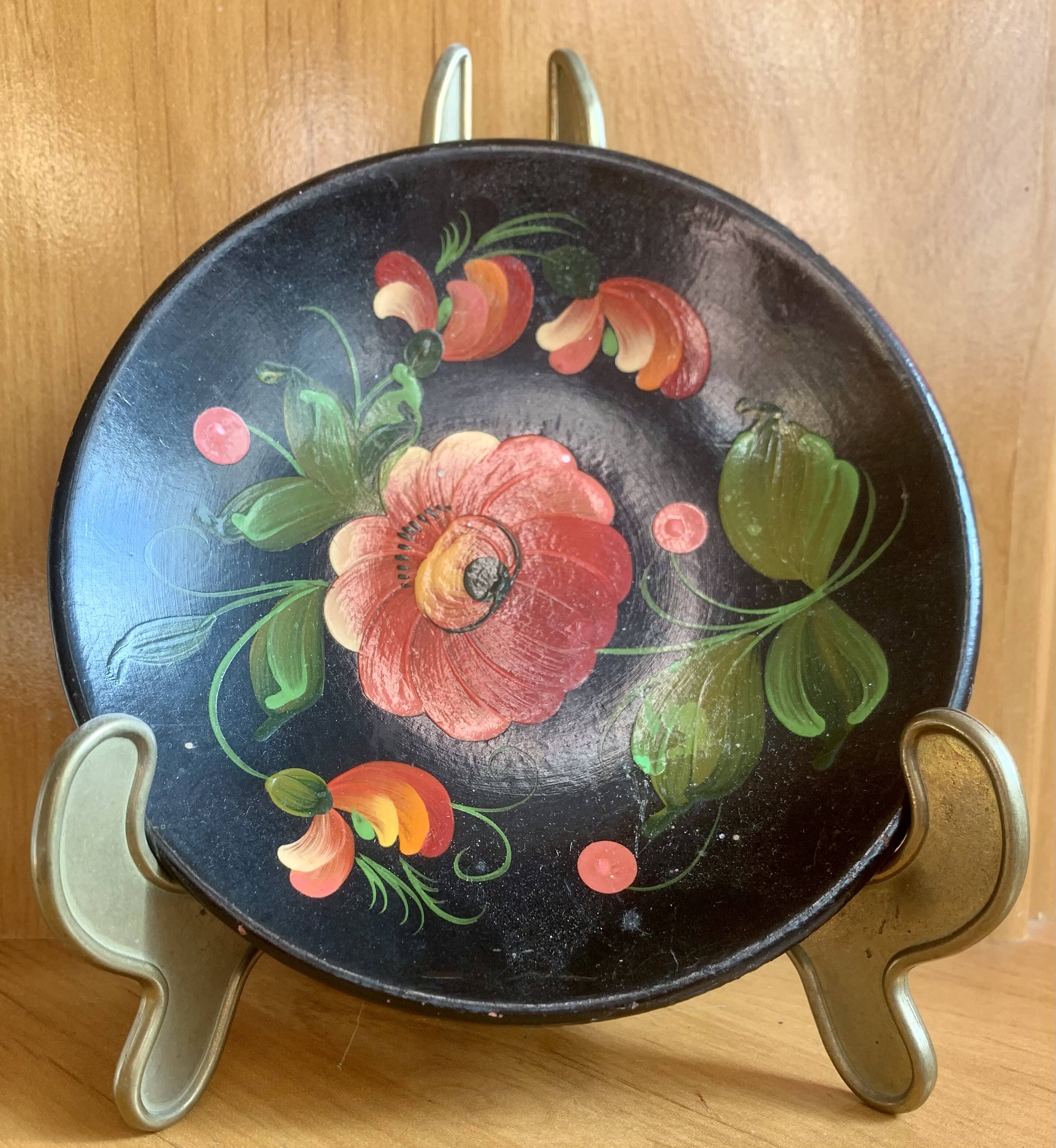 Vintage Ukrainian wall plate from 1994 painted by a Ukrainian artist