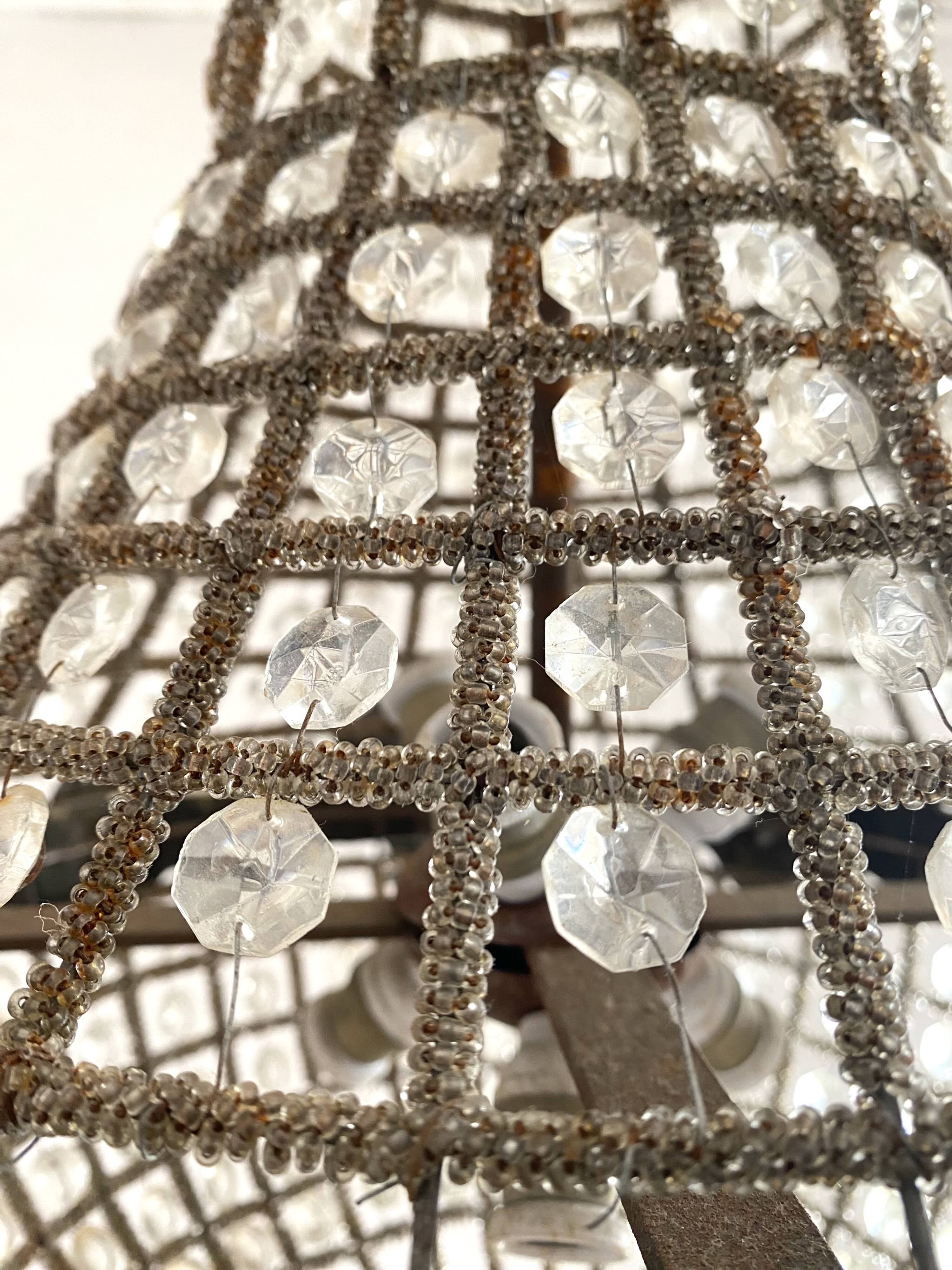 Empire-style hot air balloon chandelier with 6 lights and crystal drops