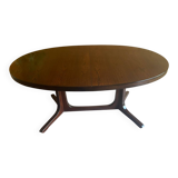 Extendable oval table Baumann, for up to 12 place settings.