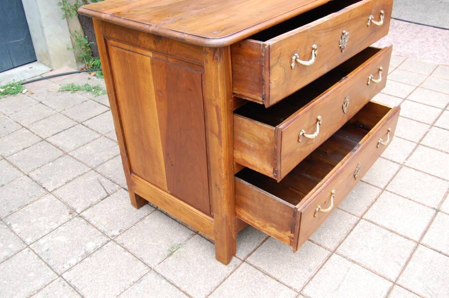 small Louis XV period walnut chest of drawers from the 18th century