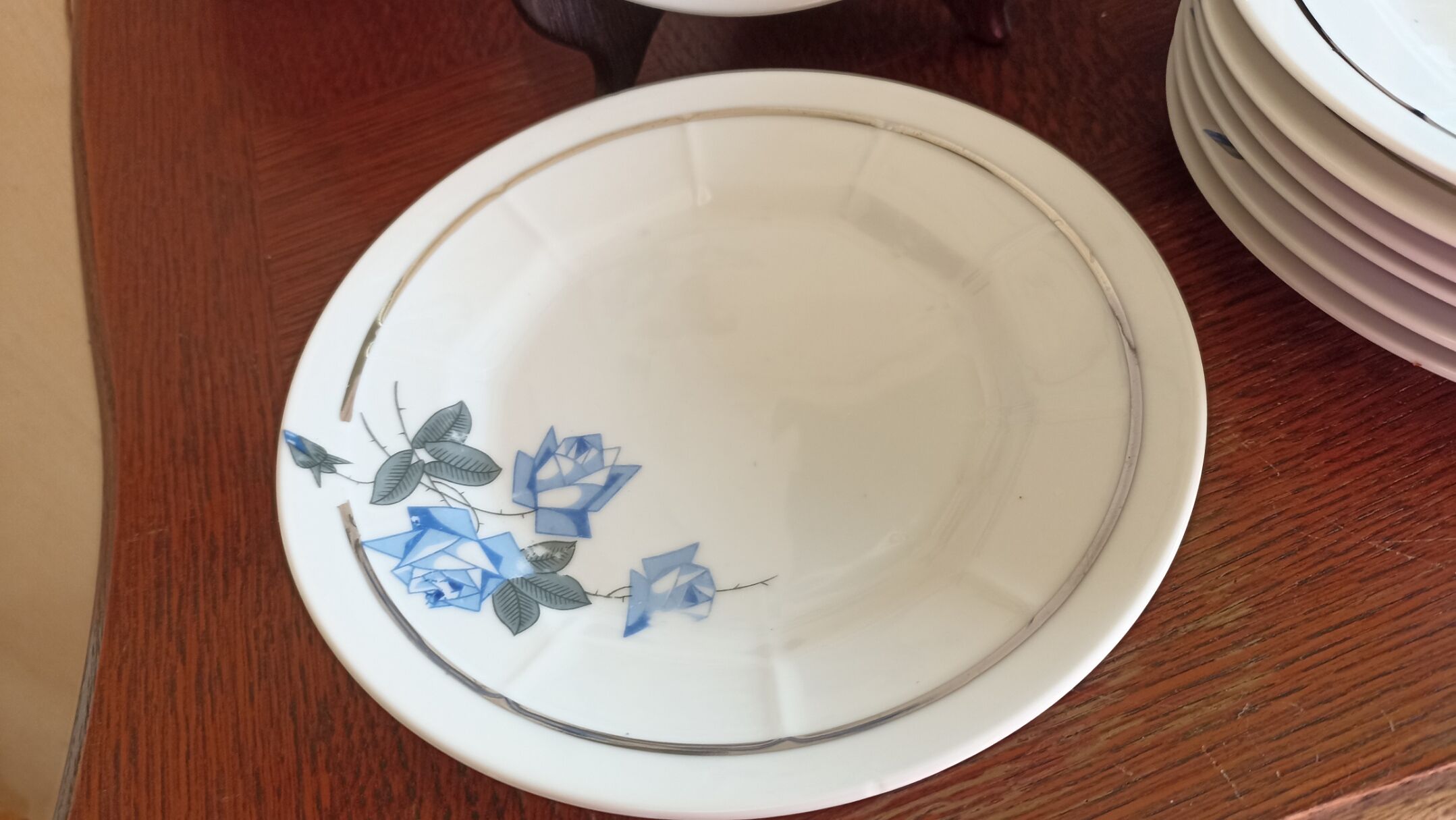 8 Victoria porcelain dessert plates from the 20s - Art Deco